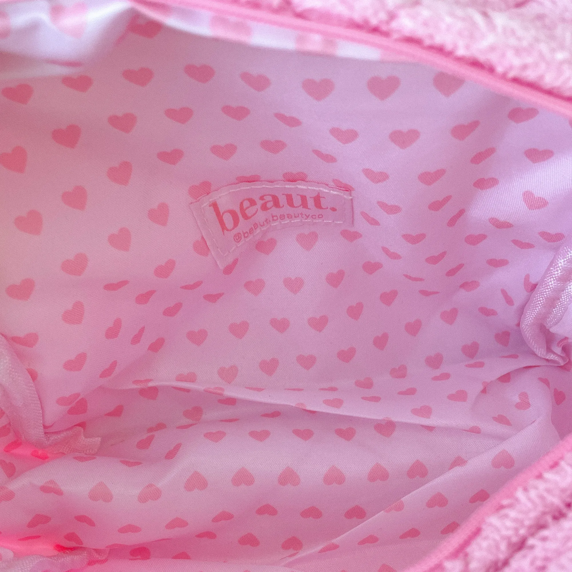 Beaut. Bag   Free Single Eye Luv -PREORDER
